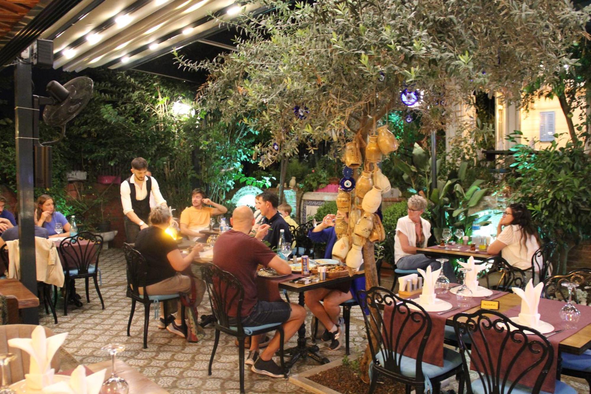 Olive Garden Suite Hotel Istanbul Exterior foto